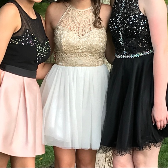 formal dress - Picture 3 of 4